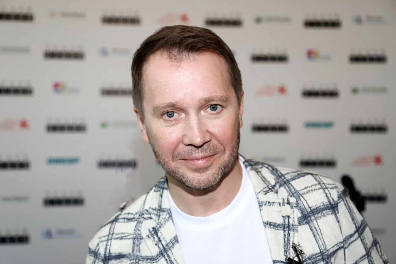 Евгений миронов и сергей астахов целуются