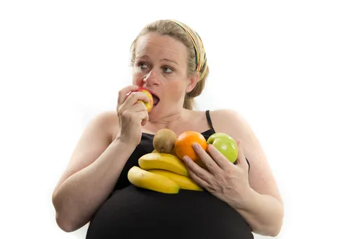 В рационе беременной обязательно должны быть овощи и фрукты