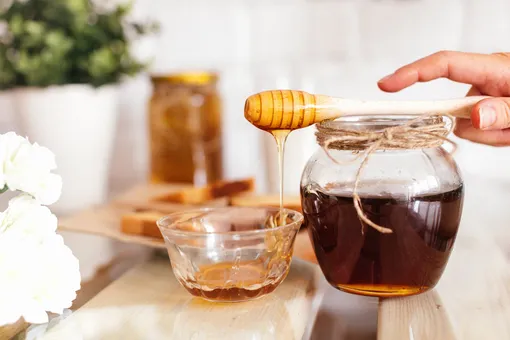Как выбрать настоящий мёд: 3 лайфхака от пасечника Дмитрия Иванова