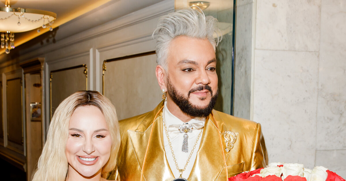 Певица Asti рассказала о любви вселенной