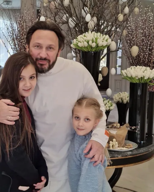 Стас Михайлов с дочерьми Иванной и Марией