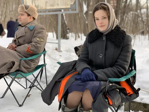 Анна Пескова на съемках фильма «Лётчик»