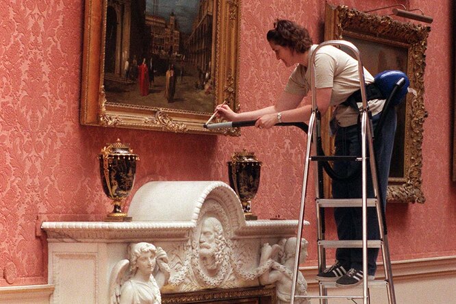 Как попасть на работу в королевский дворец: актуальные вакансии