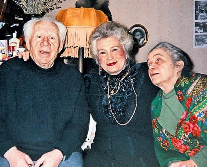 Иван Рыжов с семьей