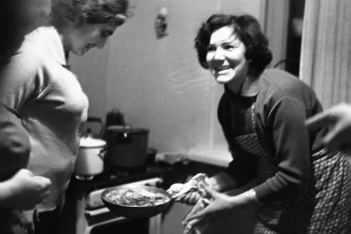 Лайфхак из СССР: как «починить» сковороду, которая начала пригорать