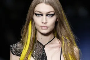 Глазурь на волосах и яркие оттенки: тренды в окрашивании на весну-2022