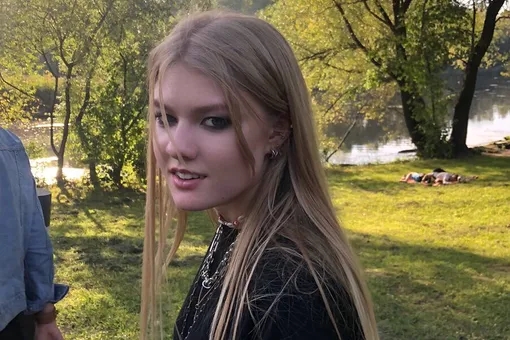 Нереально красивая девочка: Ульяна Добровская позирует в прозрачном бюстгальтере
