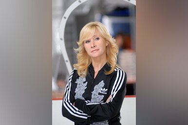 Оксана Пушкина с неизменно женским взглядом