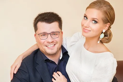 «Да, мы разводимся»: Гарик Харламов и Кристина Асмус объявили о расставании после 8 лет брака