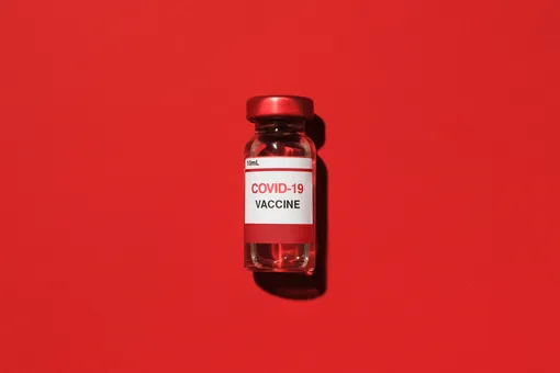 Новозеландец за один день получил 10 доз вакцины от COVID-19. Что с ним будет?
