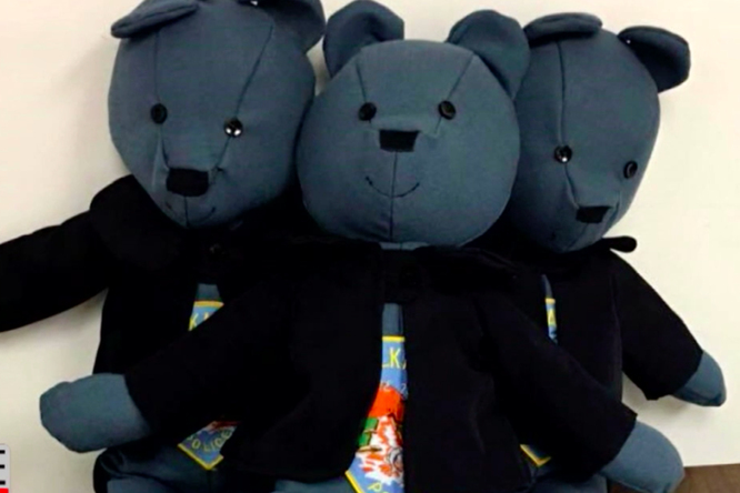Медведи-патрульные. Жена полицейского шьет игрушки для детей, ставших жертвами преступлений
