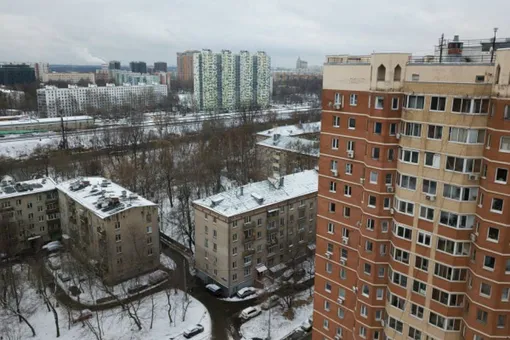 Шестилетняя девочка упала в Москве с 11-го этажа и выжила