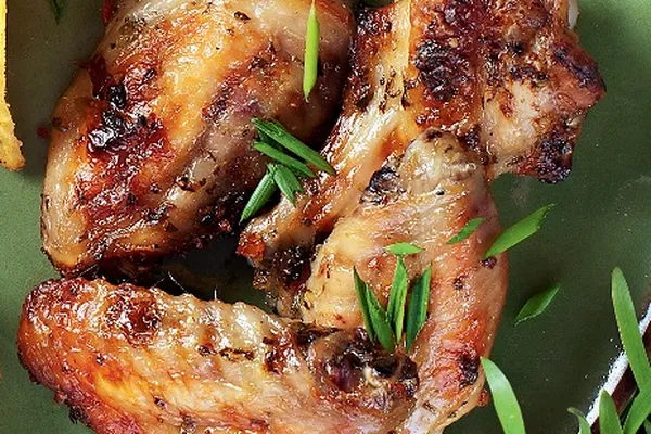 Рецепт куриных крылышек на сковородке с соусом