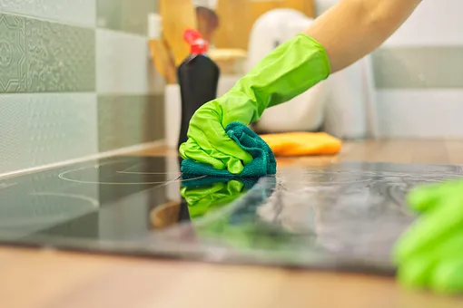 Чем и как отмыть грязную плиту легко и быстро: простой способ очистить плиту
