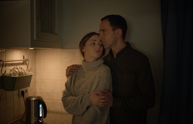 Кадр из фильма «Неадекватные люди 2», Трио Фильм / MEGOGO Studios, режиссер Роман Каримов Кадр из фильма «Неадекватные люди 2», мелодрамы 202