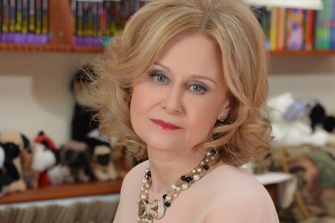 65-летняя Дарья Донцова продемонстрировала великолепную растяжку