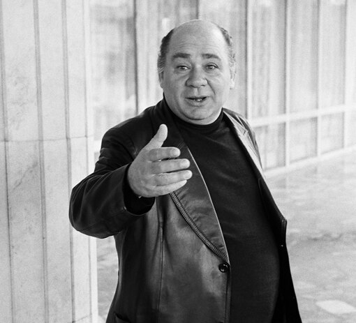 Евгений леонов биография личная жизнь Молодой Евгений Леонов с братом Николаем. Николай Леонов был авиаконструктором и