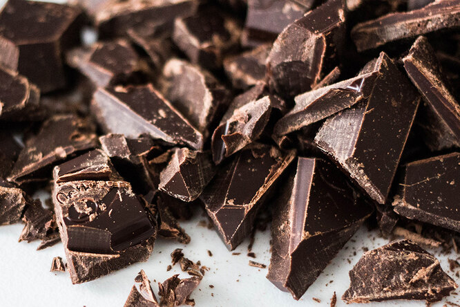 Тёмный шоколад — суперфуд или нет? Отвечают врачи