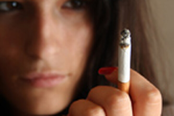 Курение вреднее для женщин