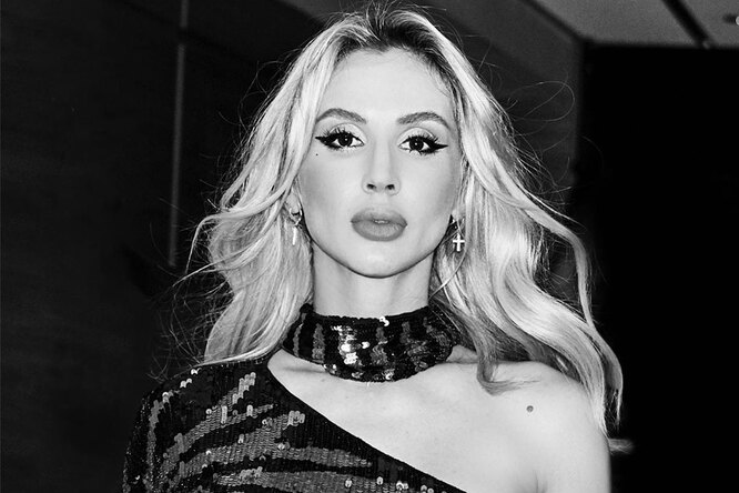 Светлана Лобода показала маму и сестру на свадебном фото Светлана Лобода показала маму и сестру на свадебном фото