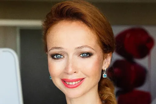 Елена Захарова восхитила поклонников снимком без макияжа