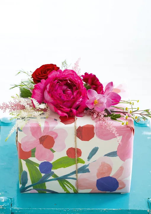 Коробка украшенная цветами