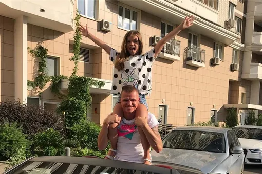 Дмитрий Тарасов подарил 9-летней дочери от первого брака бриллианты