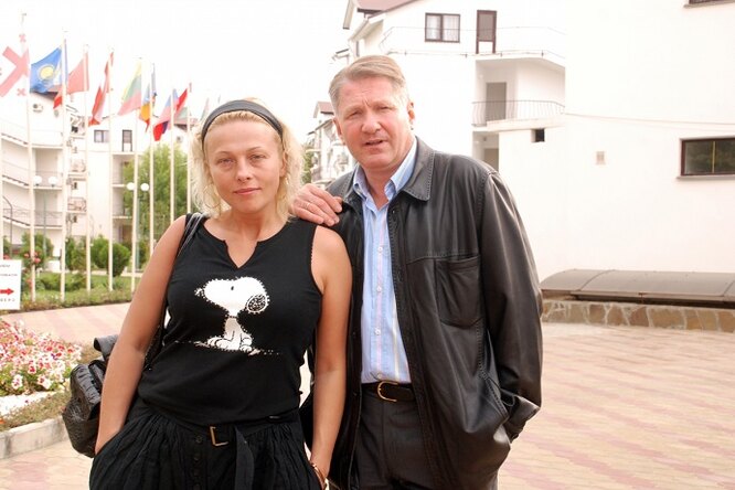 «Вот партизаны!» 48-летняя Анна Легчилова и 61-летний Игорь Бочкин больше года скрывали рождение сына