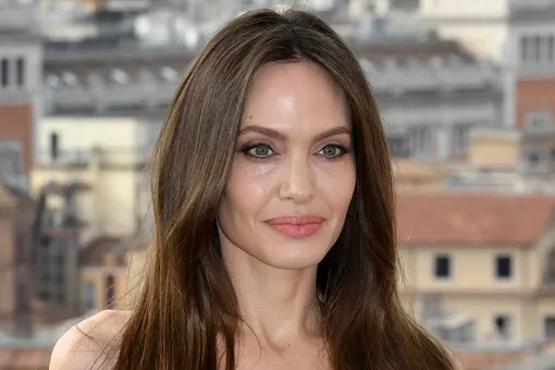 Анджелина Джоли и ещё девять звёзд с сексуальными и пухлыми губами