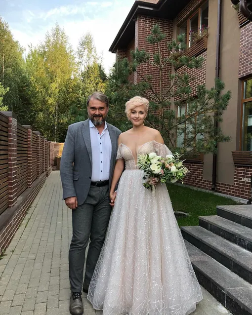 Александр Жигалкин с дочерью в день ее свадьбы