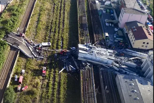 В Генуе обрушился мост высотой 45 метров. Погибло почти 40 человек