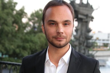 Рад борщам любимой, не разговаривал с братом два года: 7 фактов об Андрее Чадове