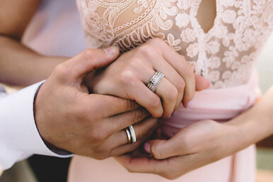 11 лет супружества, «стальная свадьба»: традиции, обычаи, что подарить