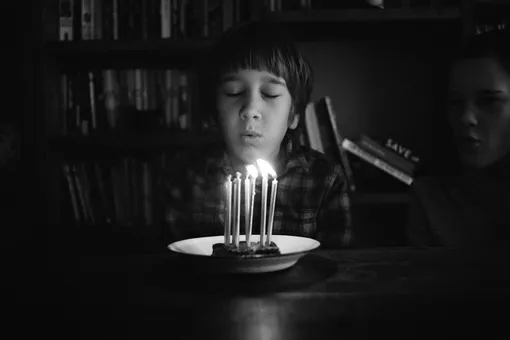 «Ты не один»: мальчик с аутизмом получил 1000 поздравлений в день рождения