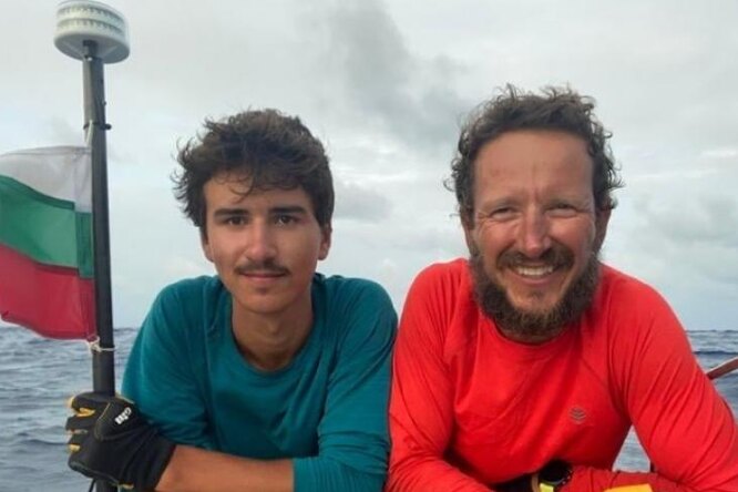 Отец и 16-летний сын пересекли на вёслах Атлантику за 105 дней