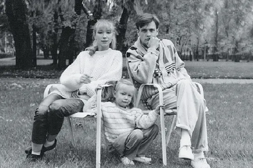 Дарья Мороз с мамой и отцом