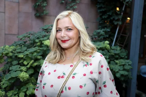 Ирина Пегова помогает собрать деньги для беременной коллеги: ее сыну понадобится операция на сердце