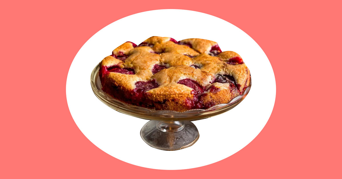 Сливовый пирог нью йорк таймс. Сливовый пирог по английски. Сливовый пирог из нью-йорк таймс рецепт. Пирог нью-йорк сливовый. Показать пирог.