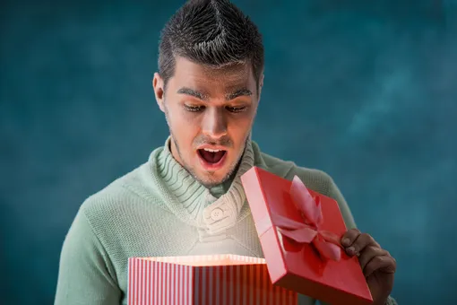 15 новогодних подарков мужу, которые приведут его в восторг