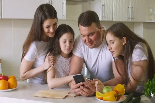 Смартфоны и соцсети укрепляют отношения родителей и детей