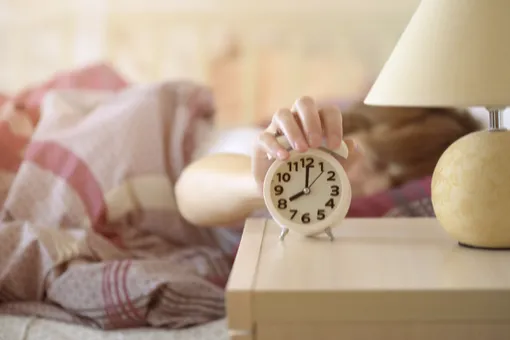 5 важных причин, почему вам не стоит переставлять будильник «еще на 5 минут»