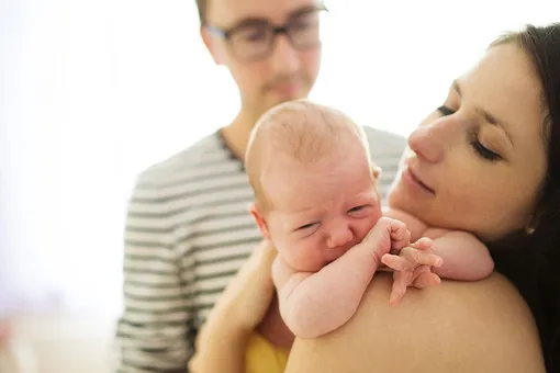Родители оформляют опекунство над неродным сыном после подмены в роддоме
