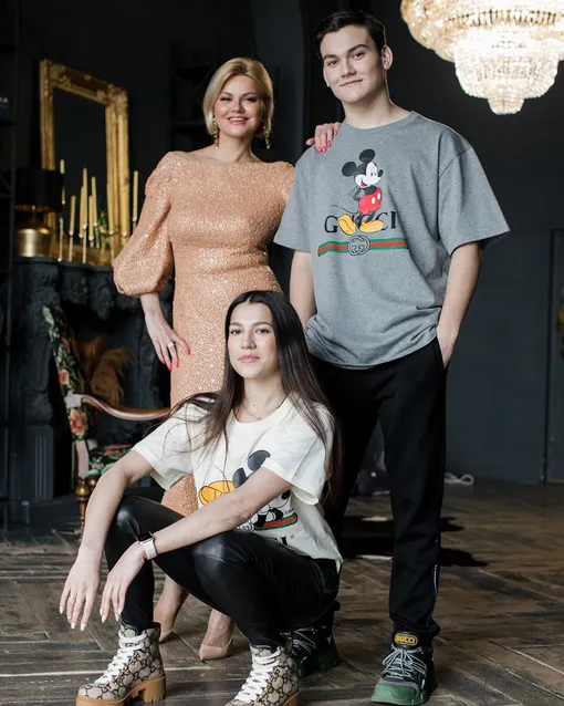 Ирина Круг с сыном и дочерью