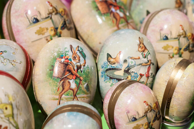 Винтажные яйца с изображением пасхального кролика