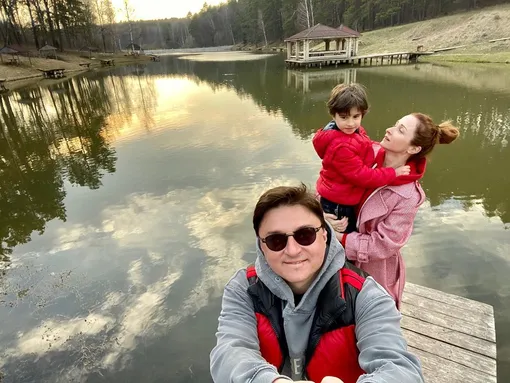Максим Лагашкин с женой и младшим сыном