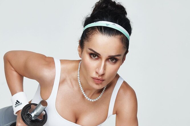 «Уколы красоты ослабляют иммунитет»: 44-летняя Тина Канделаки поделилась секретами молодости «Уколы красоты ослабляют иммунитет»: 44-летняя Тина Канделаки поделилась секретами молодости