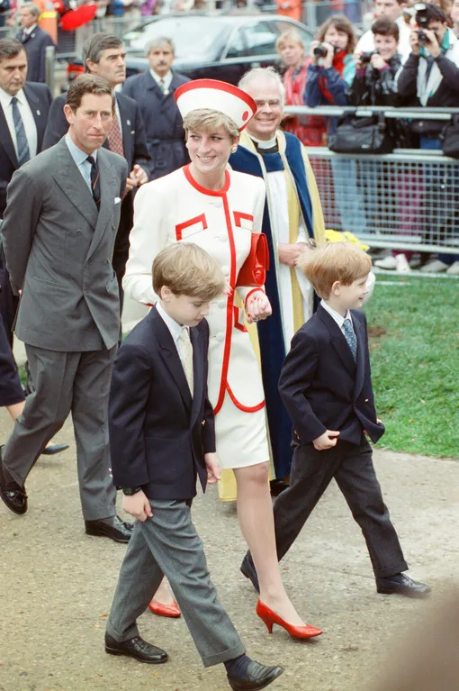 Принцесса Диана с сыновьями — принцем Уильямом и принцем Гарри