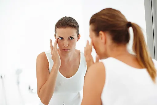 Шесть средств, которые косметологи не рекомендуют наносить на кожу