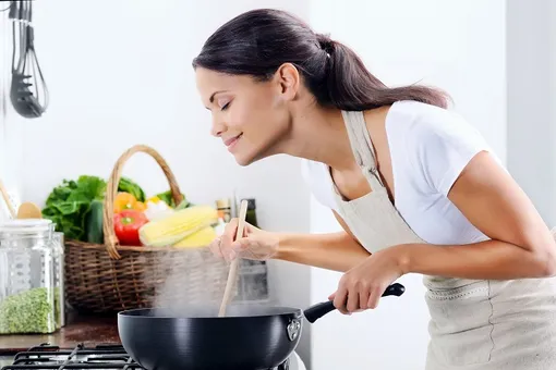 4 кухонные привычки, из-за которых мы толстеем