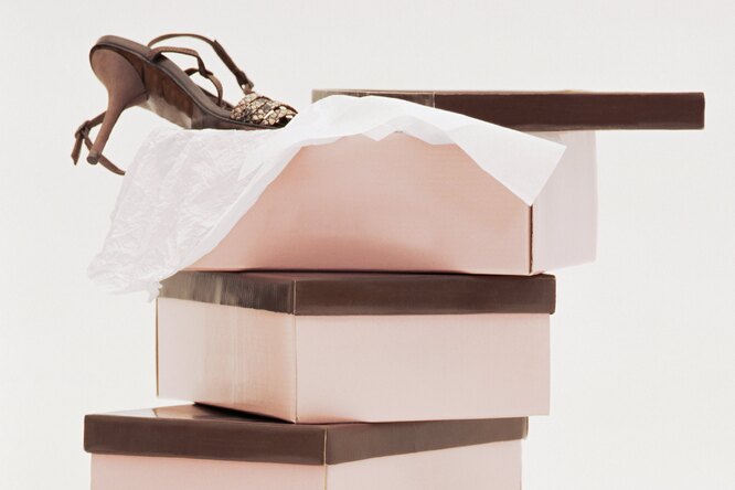 Для документов, нижнего белья и косметики: 10 вещей, которые можно хранить в обувных коробках